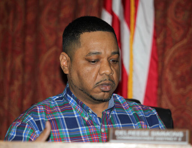 129261554_web1_Simmons
Mount Olive Town Commissioner Delreese Simmons told board members at their Jan. 10 session that they do not need to drag out resolving how to fix the towns broken surveillance video camera system (Steve Herring|mountolivetribune.com)