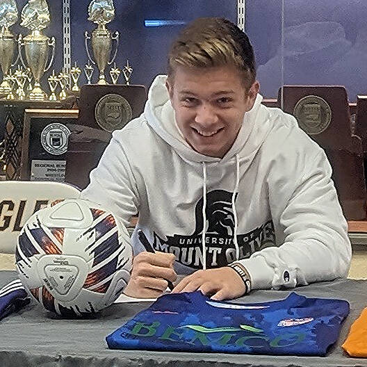 130237716_web1_EaglesReece
Rosewood High School senior Reece Gery recently inked a national letter-of-intent play soccer at the University of Mount Olive. (Rudy Coggins|mountolivetribune.com)