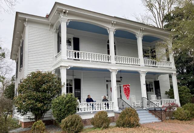 130428862_web1_stempek-1
Faisons historic Hicks House, located on West Main Street, features elements of Greek Revival and Italianate styling. It was purchased by Mike and Lissa Stempek in 2020 and underwent renovation and new construction for almost three years. (Kathy Grant Westbrook|mountolivetribune.com)