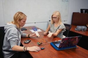 UMO students explore Brain-Machine Interfaces