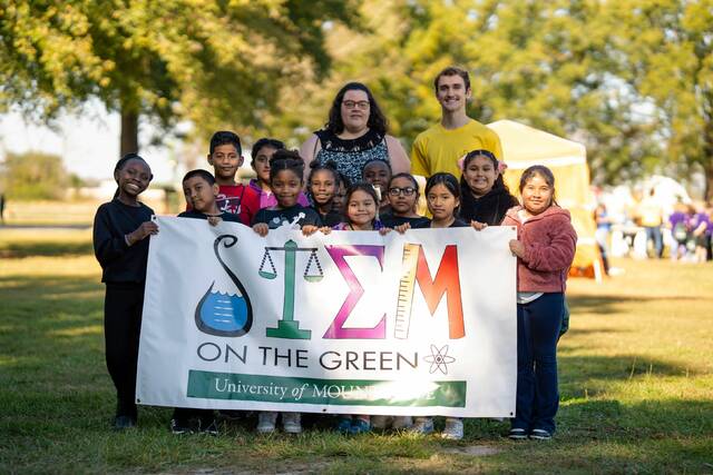 131029993_web1_STEM3
The University of Mount Olive welcomed more than 800 third-grade students to the 7th annual STEM on the Green event. (UMO photos)