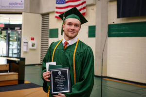 UMO awards prestigious Dr. Thomas R. Morris Award to two outstanding graduates