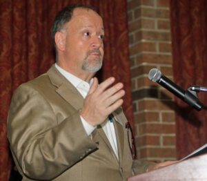 Town board tables possible action on possible contract for town manager search until Thursday