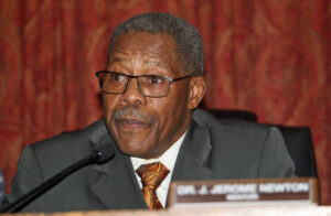 Mayor lays ground rules for meeting behavior