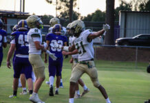 
			
				                                The North Duplin Rebels defeated Rosewood in Friday night football action. (Kareem Brown|mountolivetribune.com photo)
 
			
		