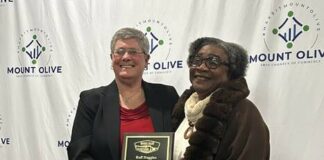 
			
				                                Chamber President Julie Beck presents Carrie Kornegay with Ruff Higgins Lifetime Community Service Award.
 
			
		