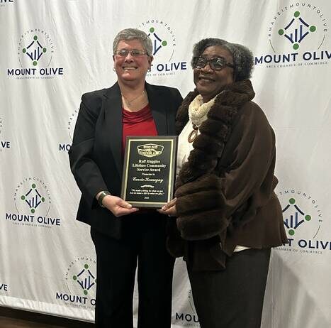 
			
				                                Chamber President Julie Beck presents Carrie Kornegay with Ruff Higgins Lifetime Community Service Award.
 
			
		