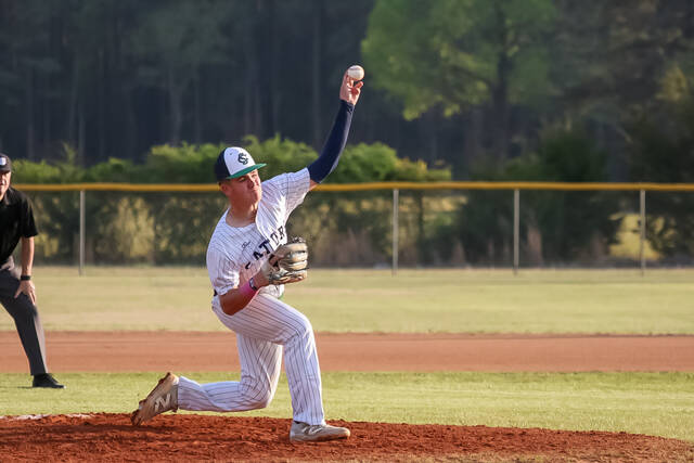 Cougars capitalize early, but Spring Creek Gators show fight in conference matchup