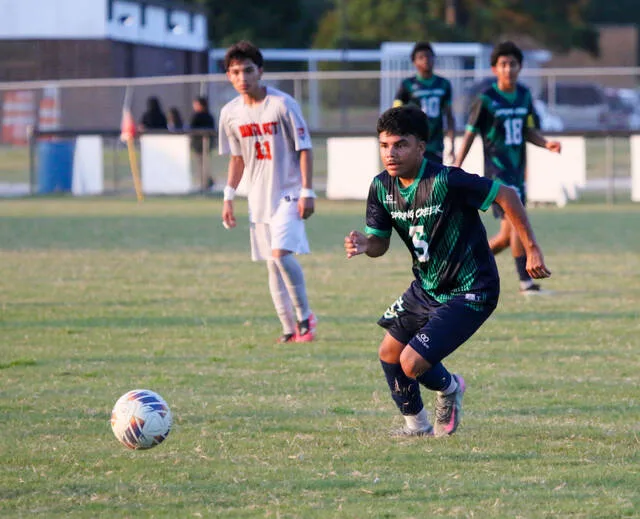 Gators capitalize on key opportunities and penalty kicks