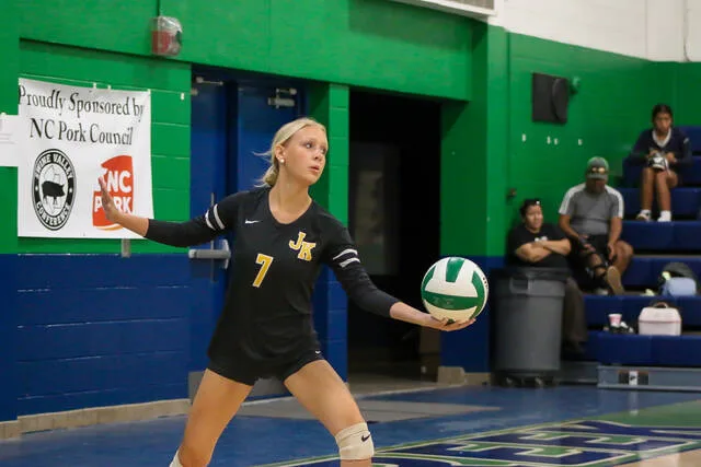 Lady Tigers sweep Lady Gators in early-season volleyball matchup